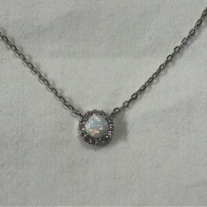 Elegant Silver Necklace with Opal Pendant